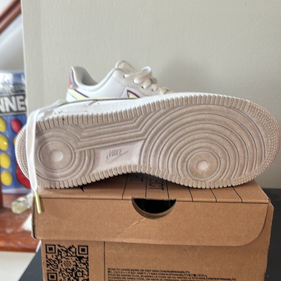 Nike 6.5 woman’s sneakers - Picture 5 of 7